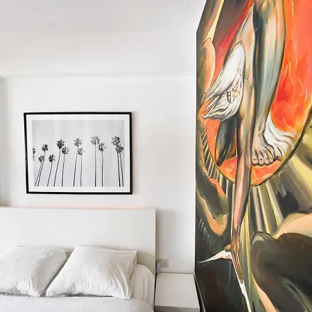 Modern Studio 22 Apartment