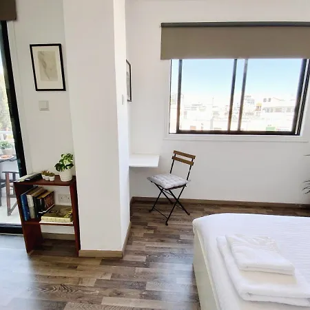 Modern Studio 22 Apartment *